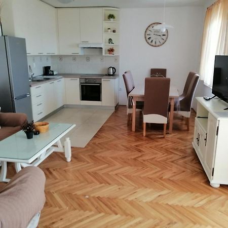 Apartments Njaco Ražanac 外观 照片